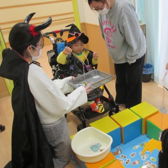 動物たちを釣り上げて助けてあげました